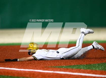 Thumbnail 1 in Holy Cross vs St. Martin's Episcopal photogallery.