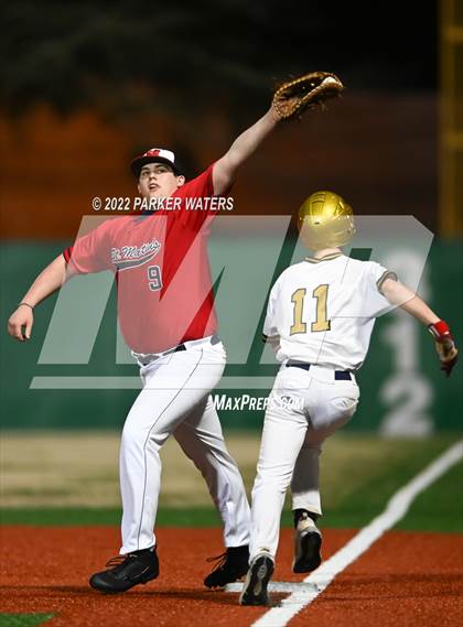 Thumbnail 3 in Holy Cross vs St. Martin's Episcopal photogallery.