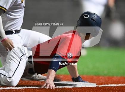 Thumbnail 2 in Holy Cross vs St. Martin's Episcopal photogallery.