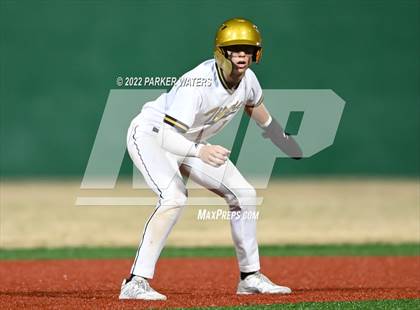 Thumbnail 1 in Holy Cross vs St. Martin's Episcopal photogallery.