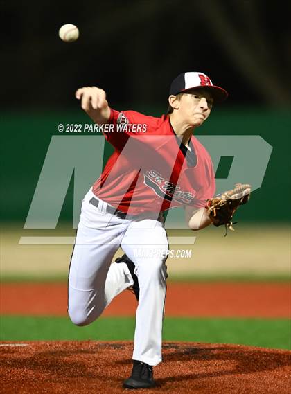Thumbnail 1 in Holy Cross vs St. Martin's Episcopal photogallery.