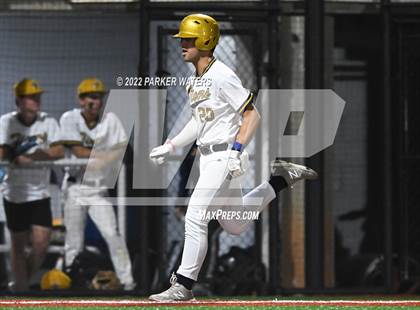 Thumbnail 2 in Holy Cross vs St. Martin's Episcopal photogallery.
