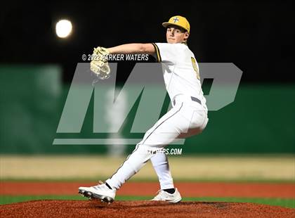 Thumbnail 2 in Holy Cross vs St. Martin's Episcopal photogallery.