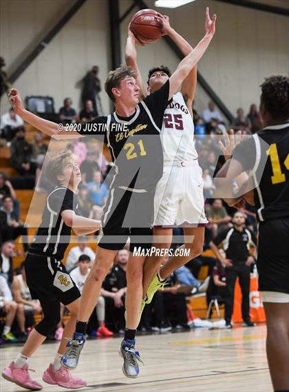 Thumbnail 1 in El Capitan vs. Calexico (CIF SDS D4 Final) photogallery.
