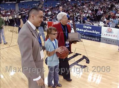 Thumbnail 3 in Magnolia vs. Sacred Heart Cathedral (CIF State D3 Final) photogallery.