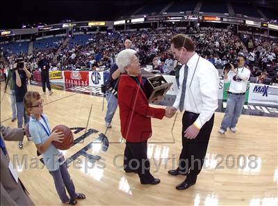 Thumbnail 2 in Magnolia vs. Sacred Heart Cathedral (CIF State D3 Final) photogallery.