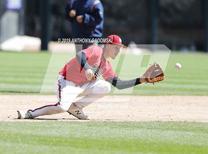 Thumbnail 1 in Lake View vs. Jones (Chicago Public League Final) photogallery.