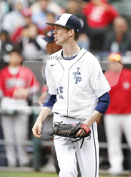 Thumbnail 1 in Lake View vs. Jones (Chicago Public League Final) photogallery.