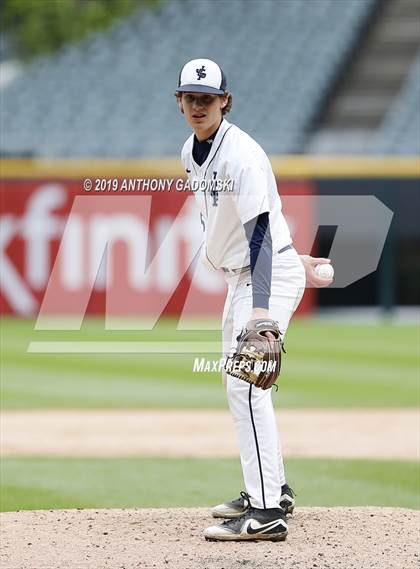 Thumbnail 1 in Lake View vs. Jones (Chicago Public League Final) photogallery.