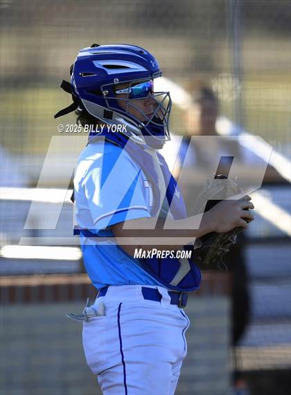 Thumbnail 1 in Wills Point vs Mount Vernon photogallery.