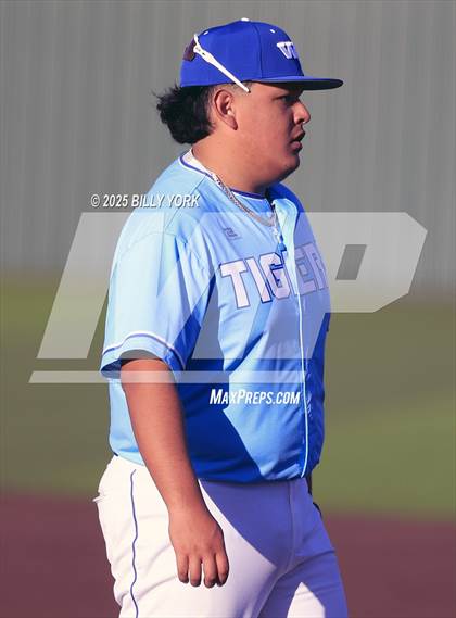 Thumbnail 3 in Wills Point vs Mount Vernon photogallery.