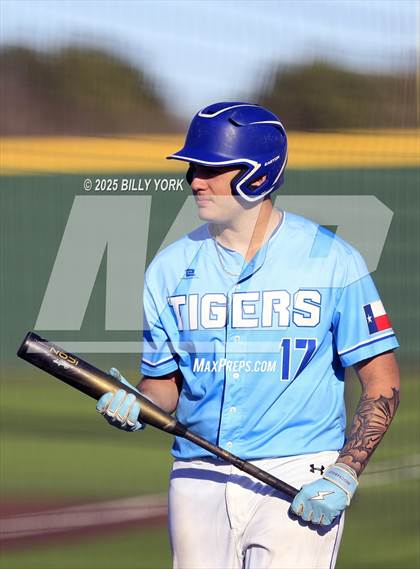 Thumbnail 1 in Wills Point vs Mount Vernon photogallery.