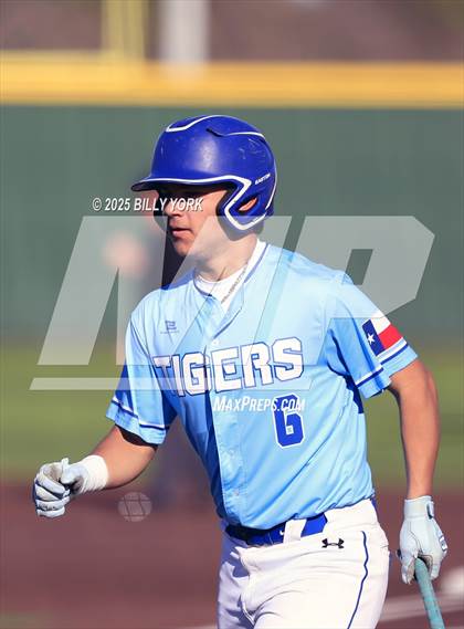 Thumbnail 3 in Wills Point vs Mount Vernon photogallery.