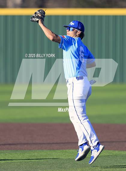 Thumbnail 3 in Wills Point vs Mount Vernon photogallery.