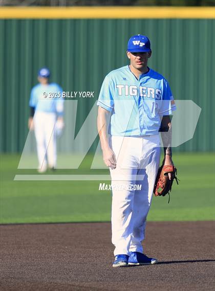 Thumbnail 1 in Wills Point vs Mount Vernon photogallery.