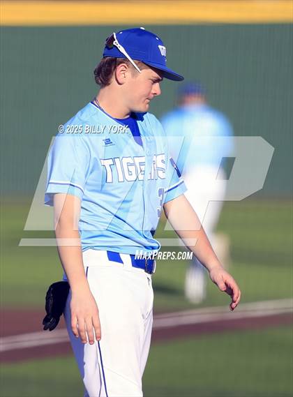 Thumbnail 2 in Wills Point vs Mount Vernon photogallery.