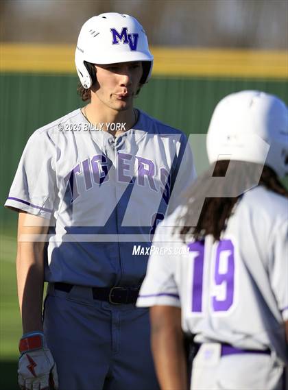 Thumbnail 1 in Wills Point vs Mount Vernon photogallery.