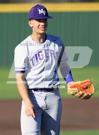 Thumbnail 2 in Wills Point vs Mount Vernon photogallery.