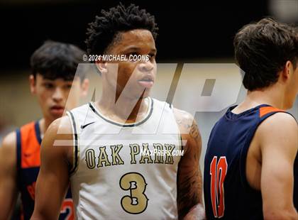 Thumbnail 1 in Oak Park vs. Rolling Hills Prep (CIF SS Division 2AA Round 2) photogallery.