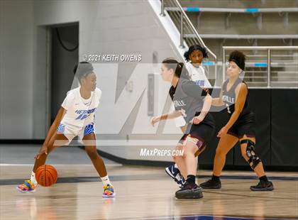 Thumbnail 1 in Lewisville @ Hebron photogallery.