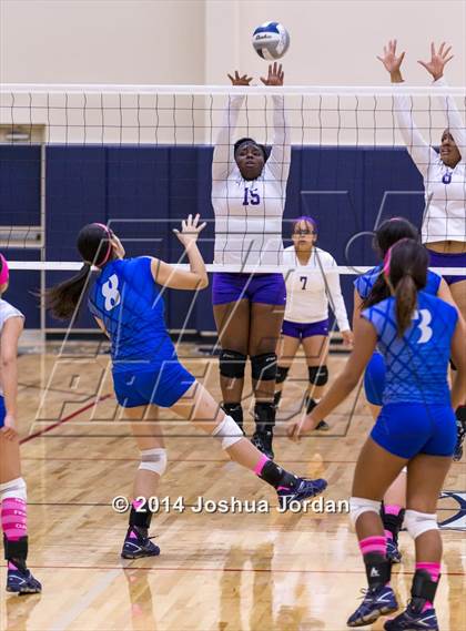 Thumbnail 2 in Lanier @ Brackenridge photogallery.