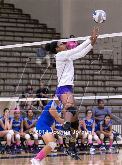 Thumbnail 1 in Lanier @ Brackenridge photogallery.