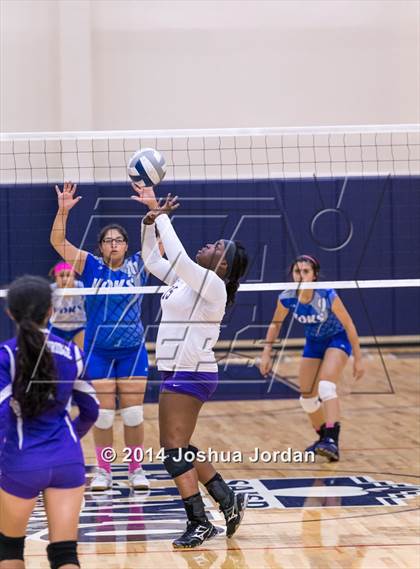 Thumbnail 2 in Lanier @ Brackenridge photogallery.