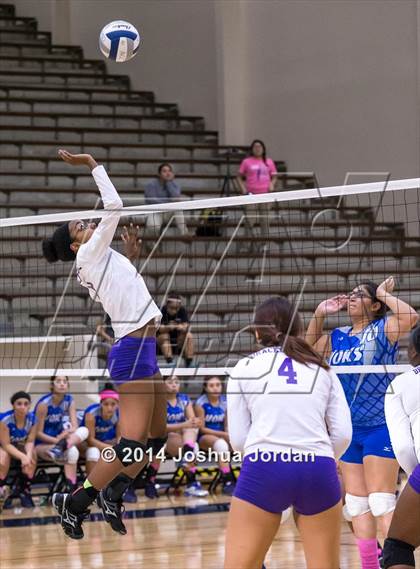 Thumbnail 1 in Lanier @ Brackenridge photogallery.