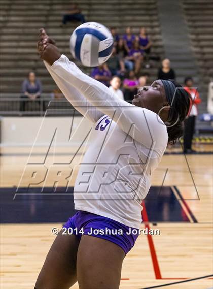 Thumbnail 3 in Lanier @ Brackenridge photogallery.
