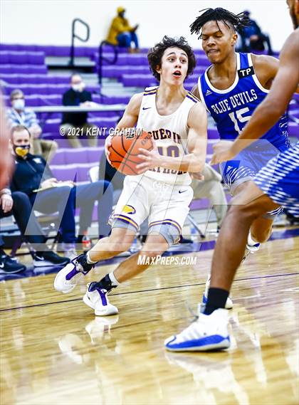 Thumbnail 3 in Indianapolis Shortridge @ Guerin Catholic photogallery.