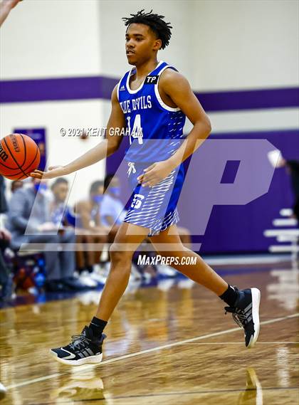 Thumbnail 2 in Indianapolis Shortridge @ Guerin Catholic photogallery.