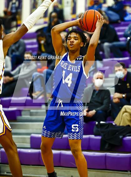Thumbnail 1 in Indianapolis Shortridge @ Guerin Catholic photogallery.