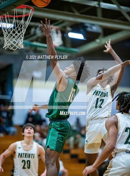 Thumbnail 2 in Cardinal Gibbons vs. Pinecrest (Holiday in the Pines Tournament) photogallery.
