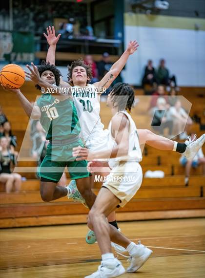 Thumbnail 2 in Cardinal Gibbons vs. Pinecrest (Holiday in the Pines Tournament) photogallery.