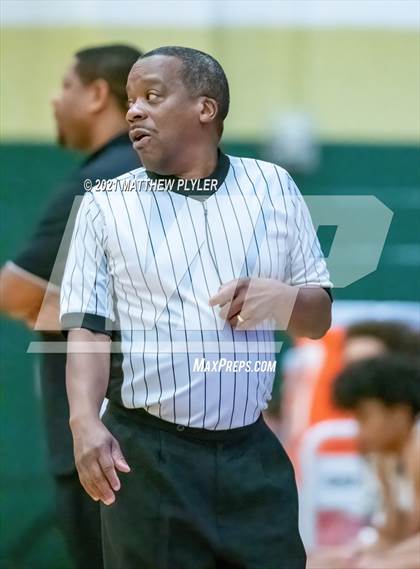 Thumbnail 3 in Cardinal Gibbons vs. Pinecrest (Holiday in the Pines Tournament) photogallery.