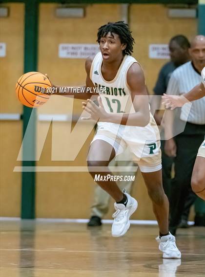 Thumbnail 3 in Cardinal Gibbons vs. Pinecrest (Holiday in the Pines Tournament) photogallery.