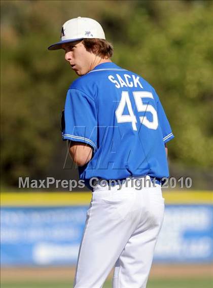 Thumbnail 1 in Royal @ Agoura photogallery.