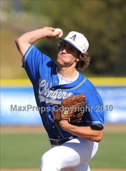 Thumbnail 2 in Royal @ Agoura photogallery.