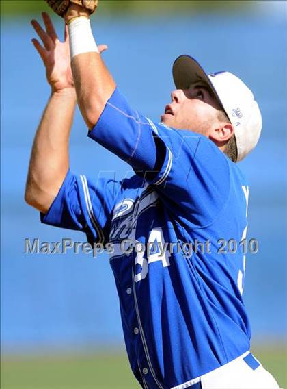 Thumbnail 1 in Royal @ Agoura photogallery.