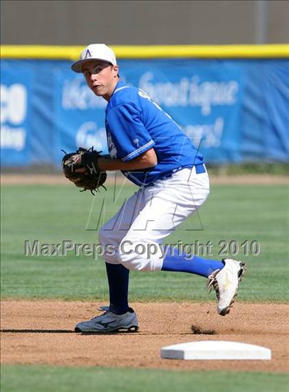 Thumbnail 3 in Royal @ Agoura photogallery.