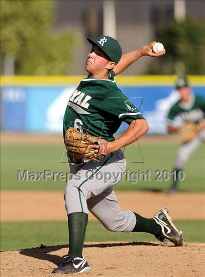 Thumbnail 1 in Royal @ Agoura photogallery.