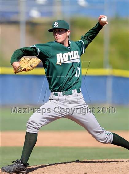 Thumbnail 2 in Royal @ Agoura photogallery.