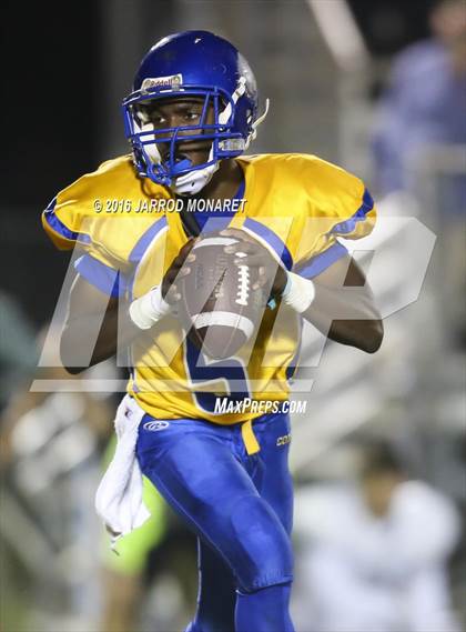 Thumbnail 2 in Calvary Baptist Academy vs. St. Charles Catholic (LHSAA D3 Quarterfinal Playoff) photogallery.