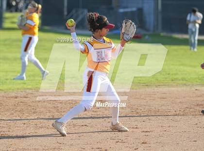 Thumbnail 2 in El Modena @ Villa Park photogallery.