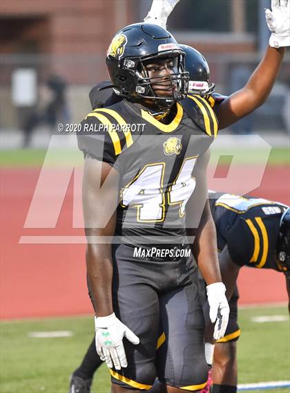 Thumbnail 1 in Alief Hastings vs. Strake Jesuit photogallery.