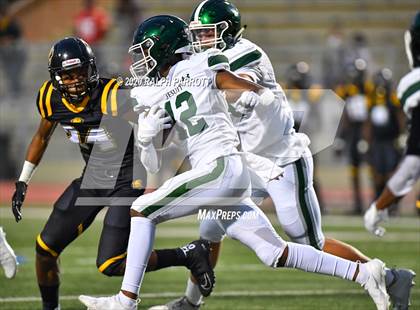 Thumbnail 2 in Alief Hastings vs. Strake Jesuit photogallery.