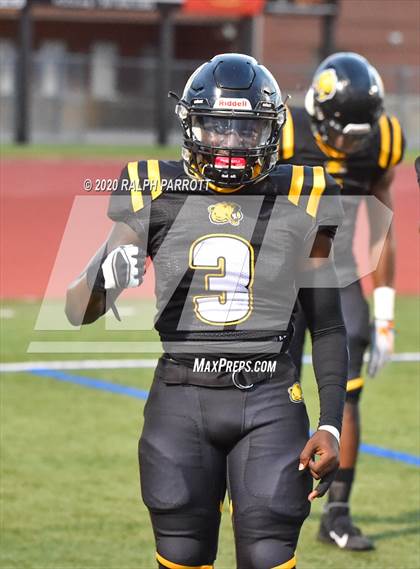 Thumbnail 3 in Alief Hastings vs. Strake Jesuit photogallery.