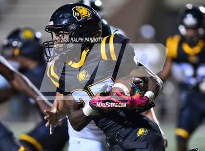 Thumbnail 3 in Alief Hastings vs. Strake Jesuit photogallery.