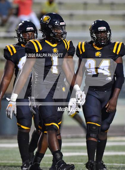 Thumbnail 3 in Alief Hastings vs. Strake Jesuit photogallery.