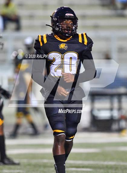 Thumbnail 3 in Alief Hastings vs. Strake Jesuit photogallery.